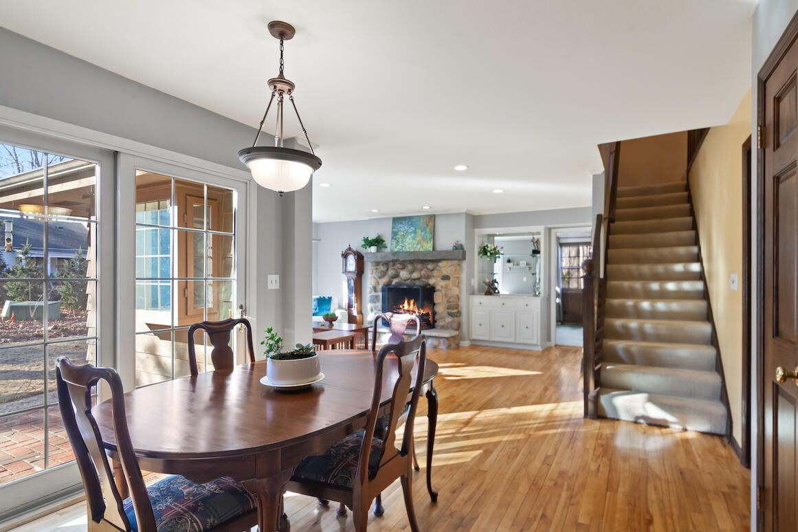 2465 Tilton Ln, Brookfield