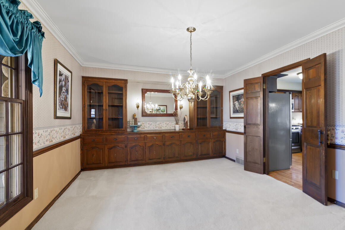 2465 Tilton Ln, Brookfield