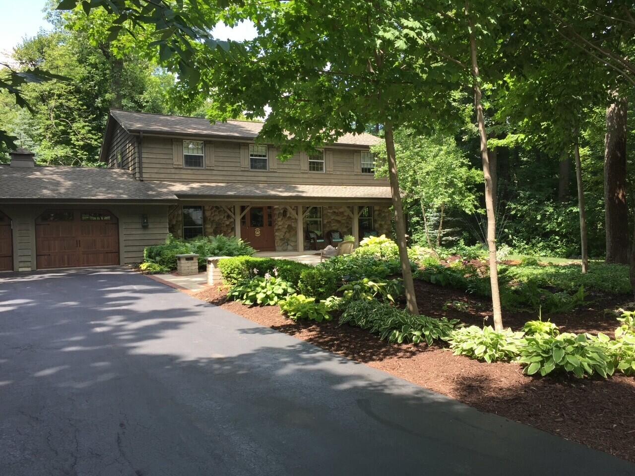 2465 Tilton Ln, Brookfield