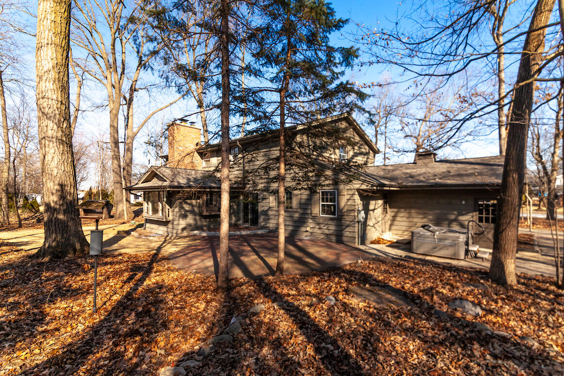 2465 Tilton Ln, Brookfield