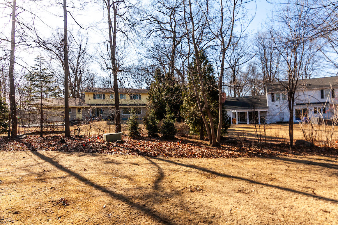 2465 Tilton Ln, Brookfield