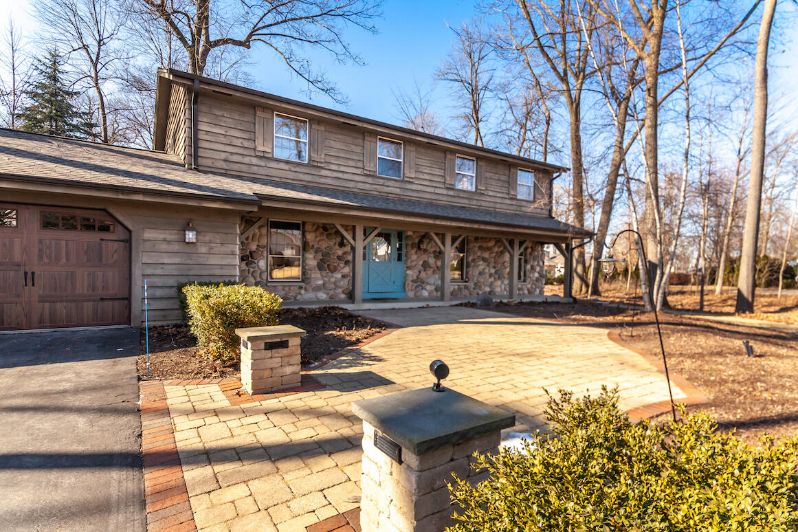 2465 Tilton Ln, Brookfield