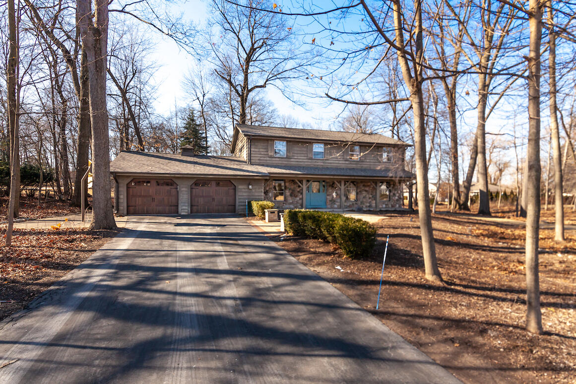 2465 Tilton Ln, Brookfield