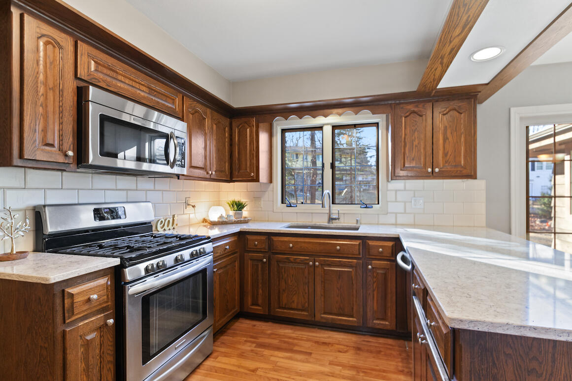 2465 Tilton Ln, Brookfield