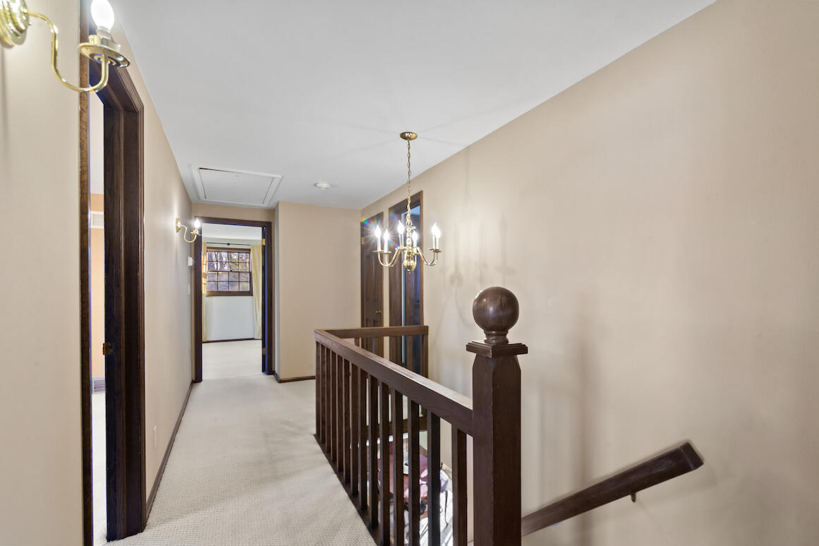 2465 Tilton Ln, Brookfield