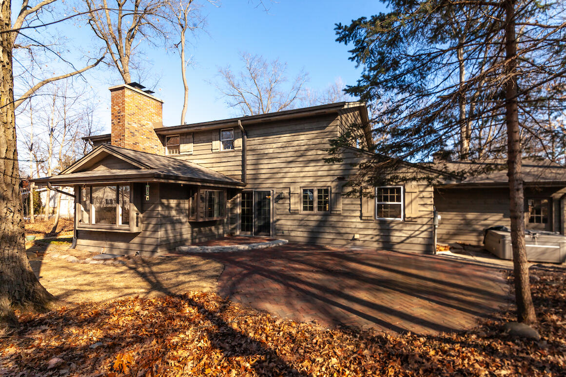 2465 Tilton Ln, Brookfield
