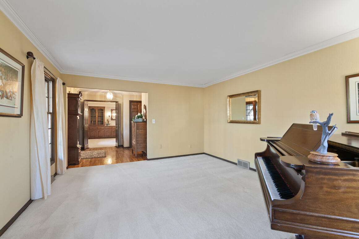 2465 Tilton Ln, Brookfield