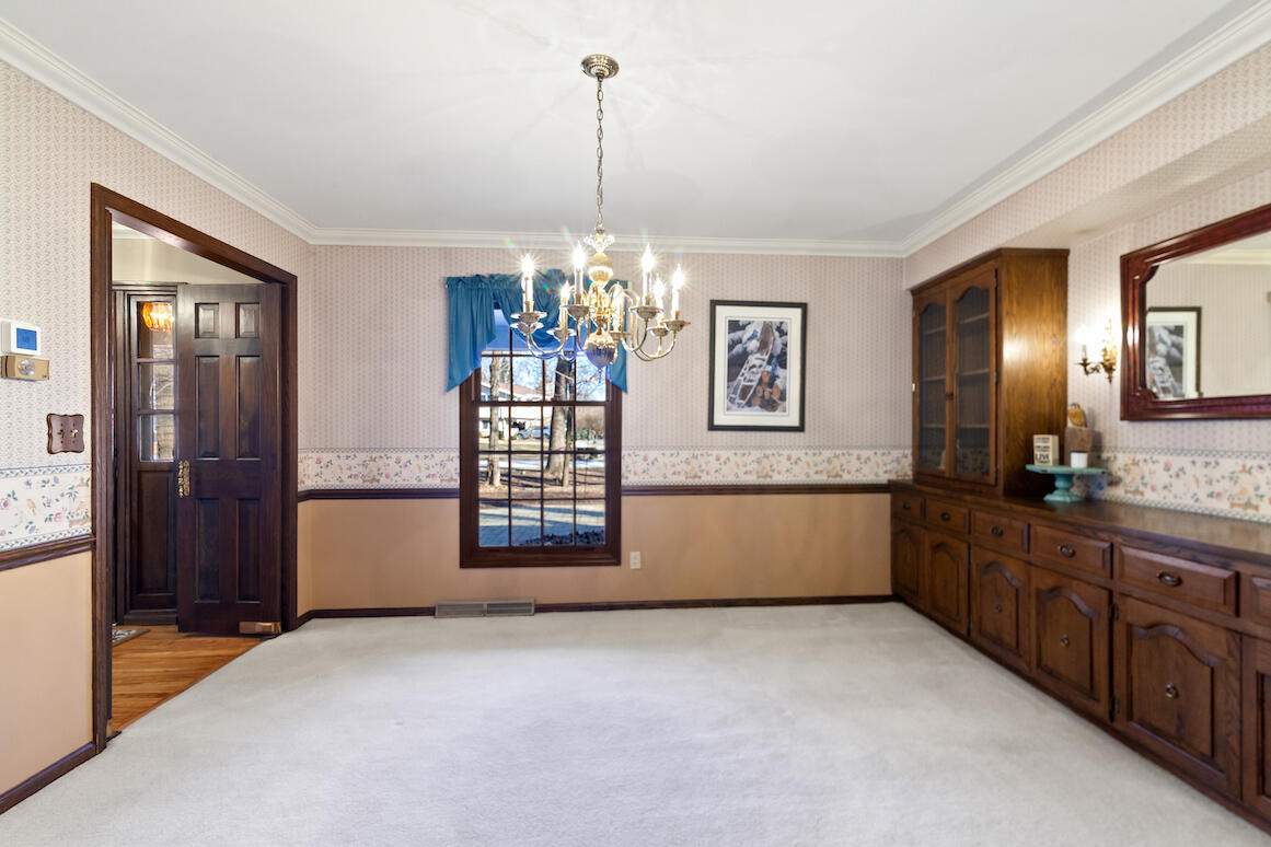 2465 Tilton Ln, Brookfield