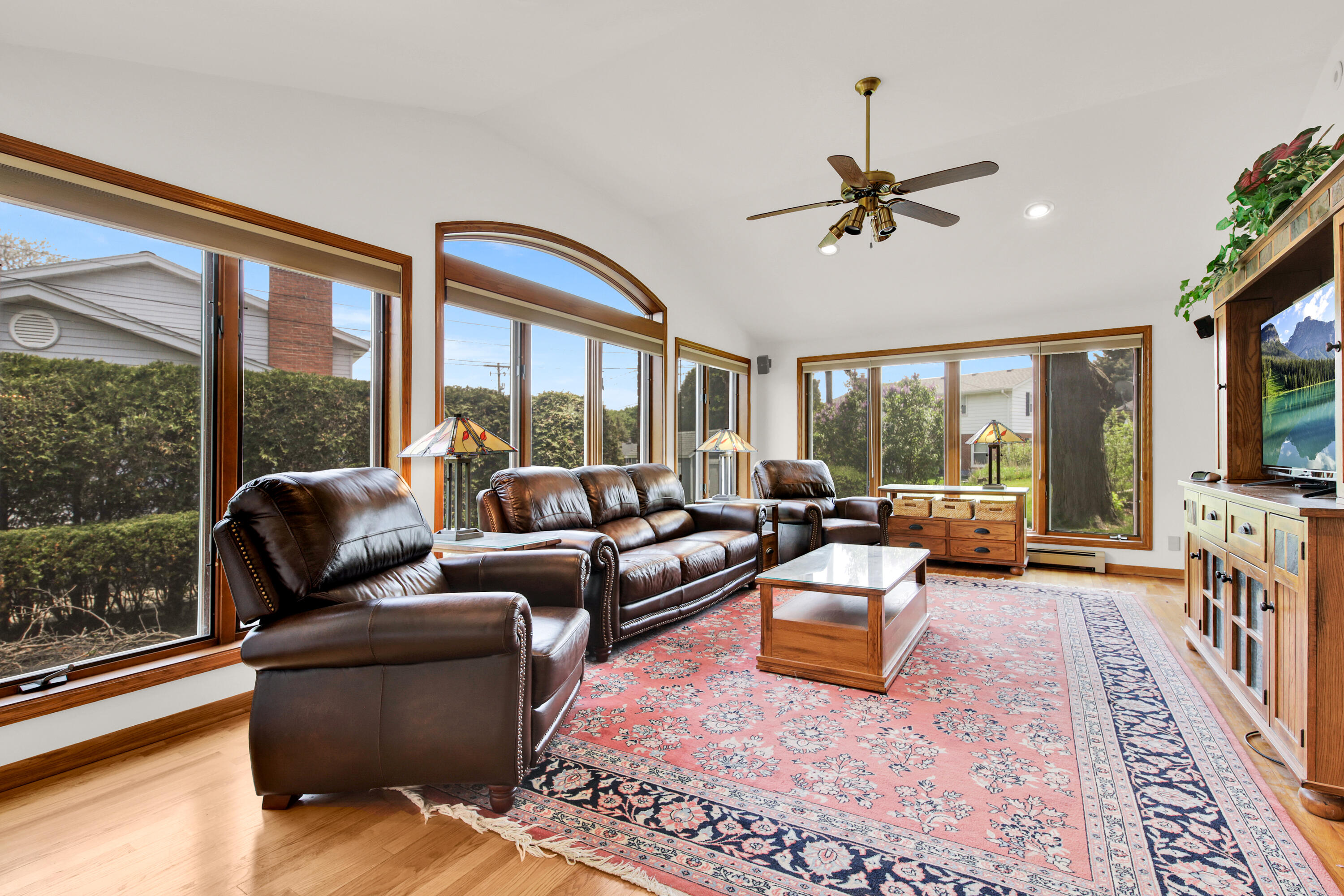 2820 N Park Dr, Wauwatosa