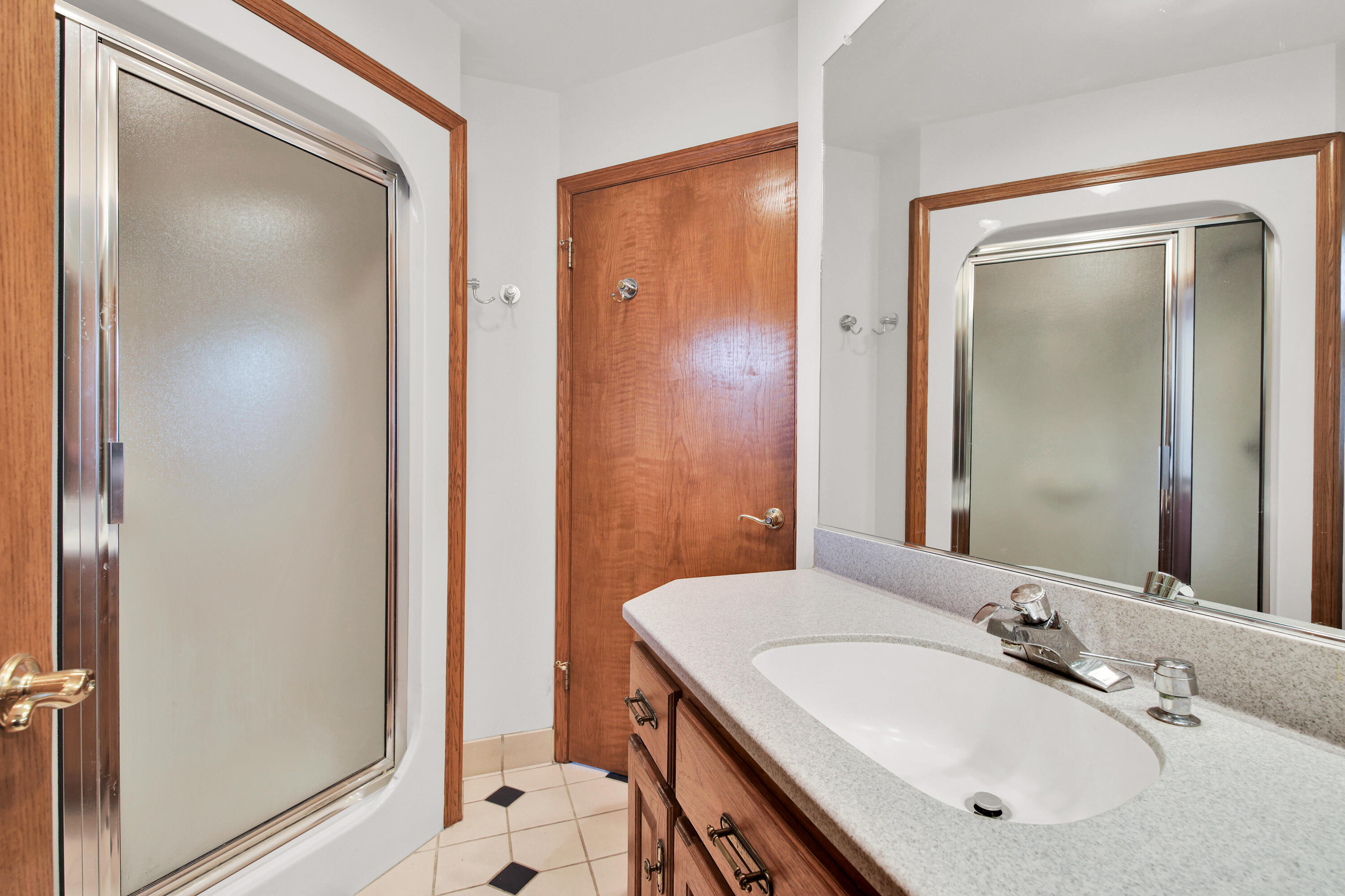 2820 N Park Dr, Wauwatosa