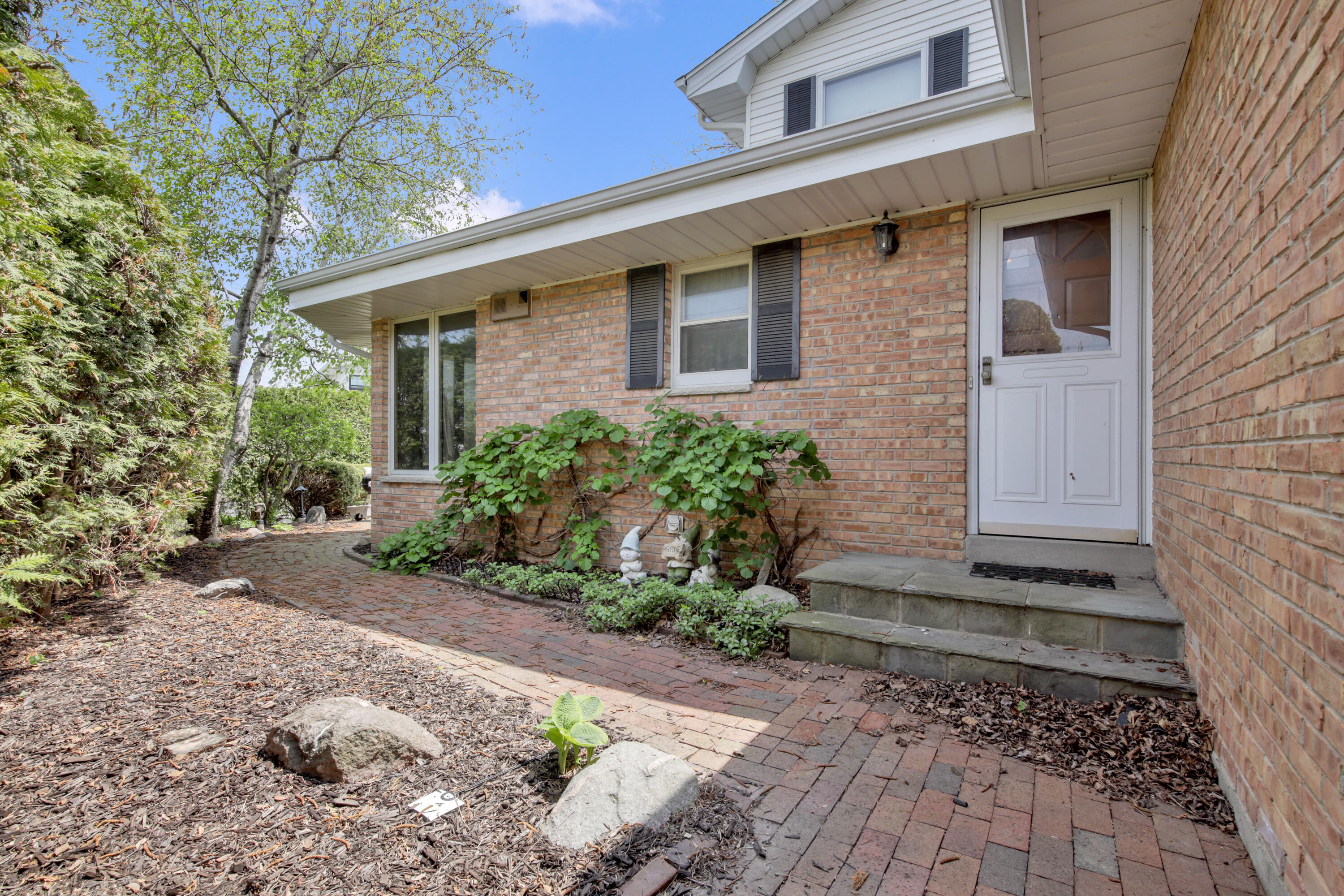 2820 N Park Dr, Wauwatosa