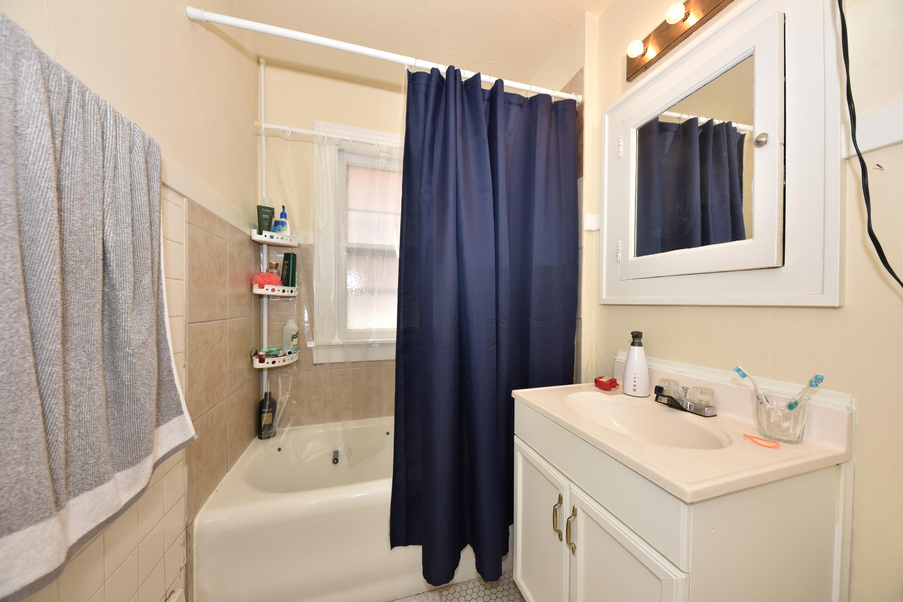 2335 N 65th St, 2337, Wauwatosa