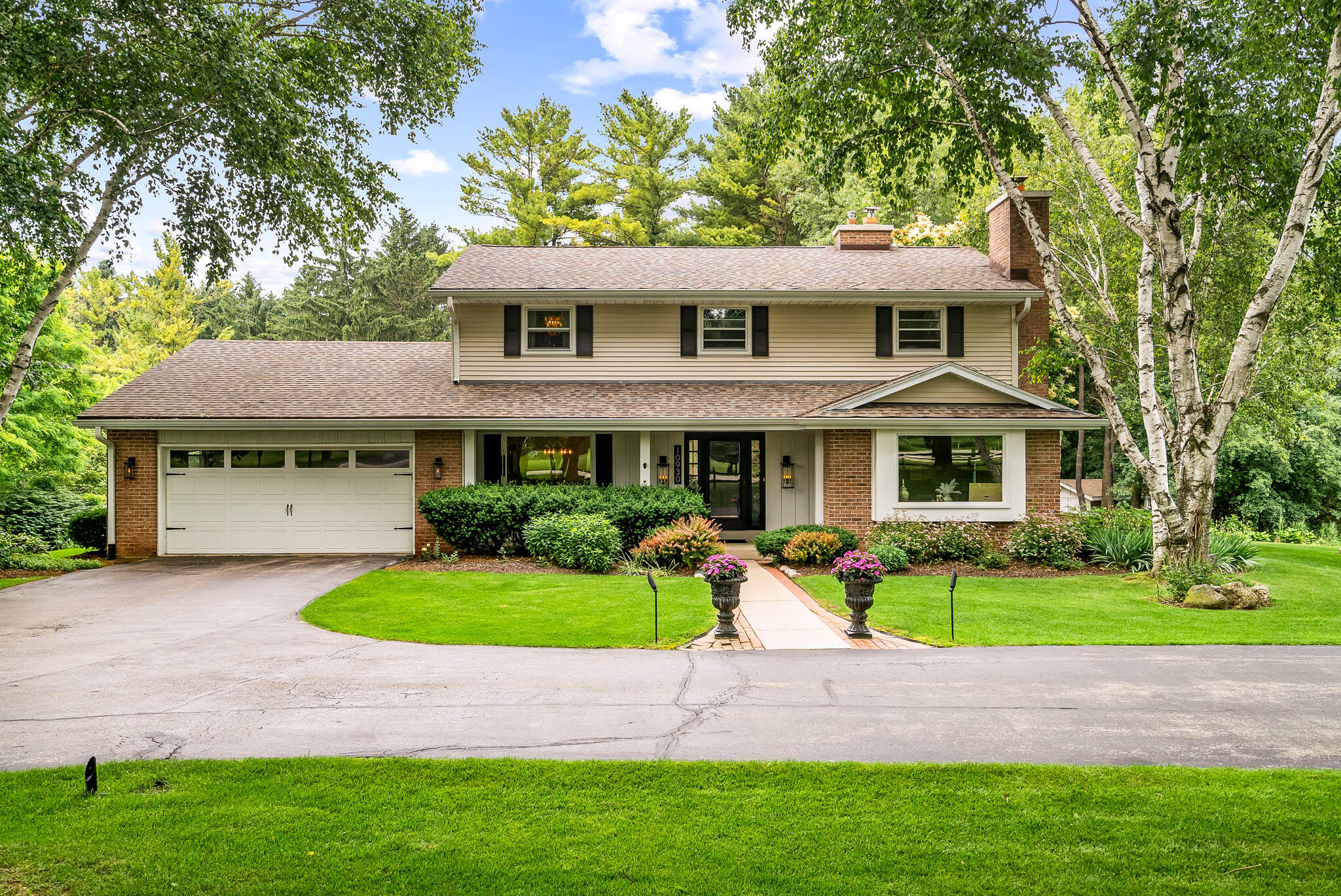 10930 Hidden Valley Dr