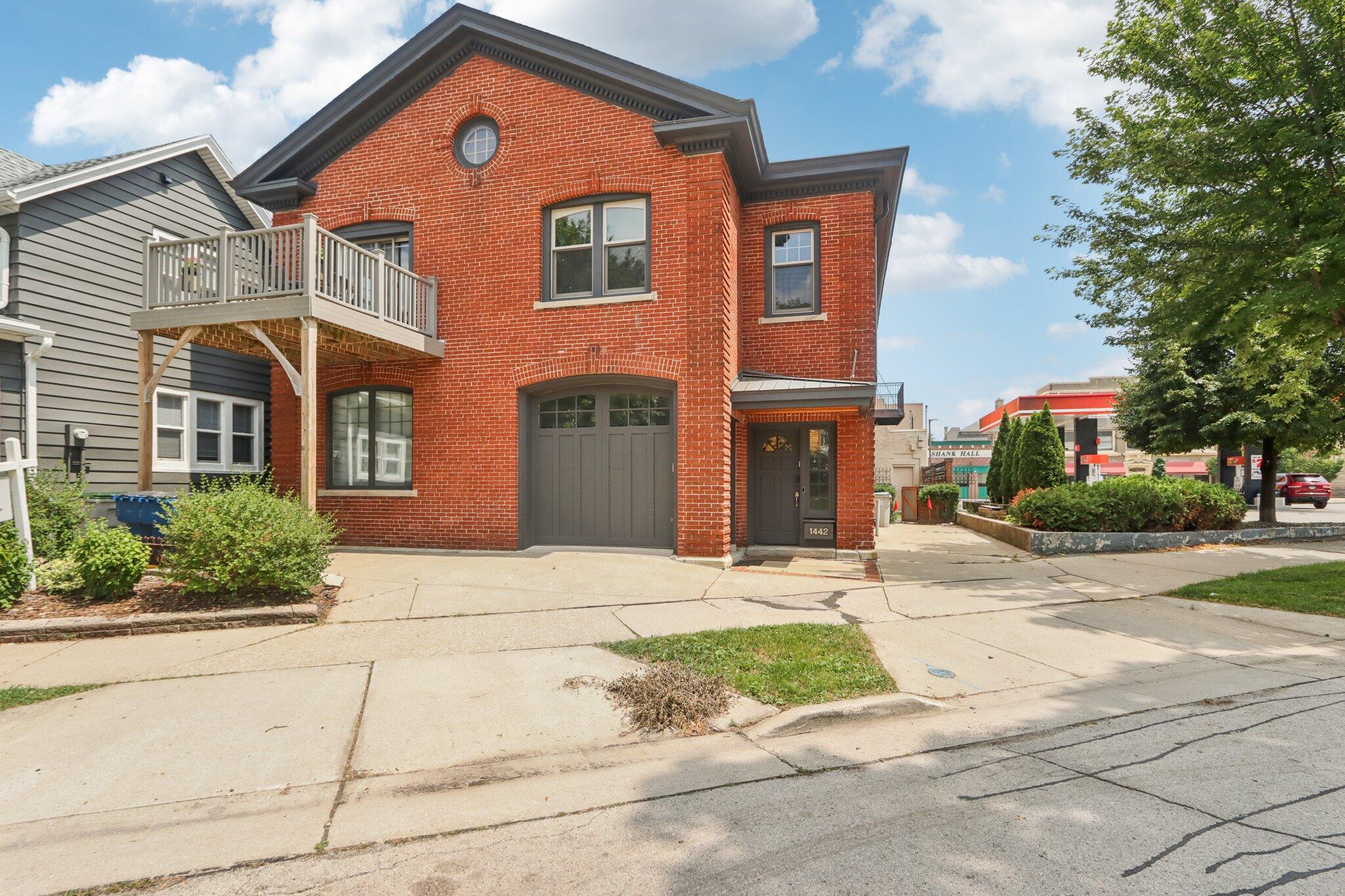 1442 N Franklin Pl, 3, Milwaukee