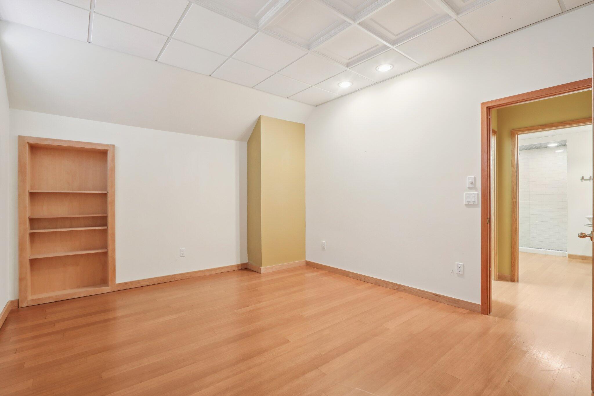 1442 N Franklin Pl, 3, Milwaukee