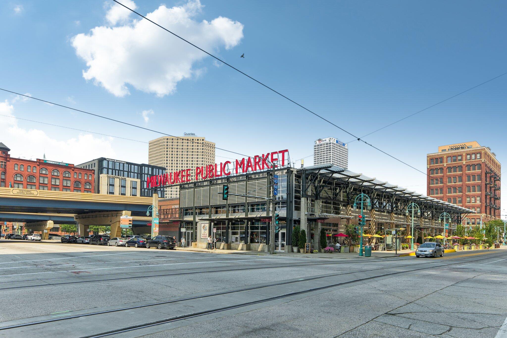 106 W Seeboth St, 908