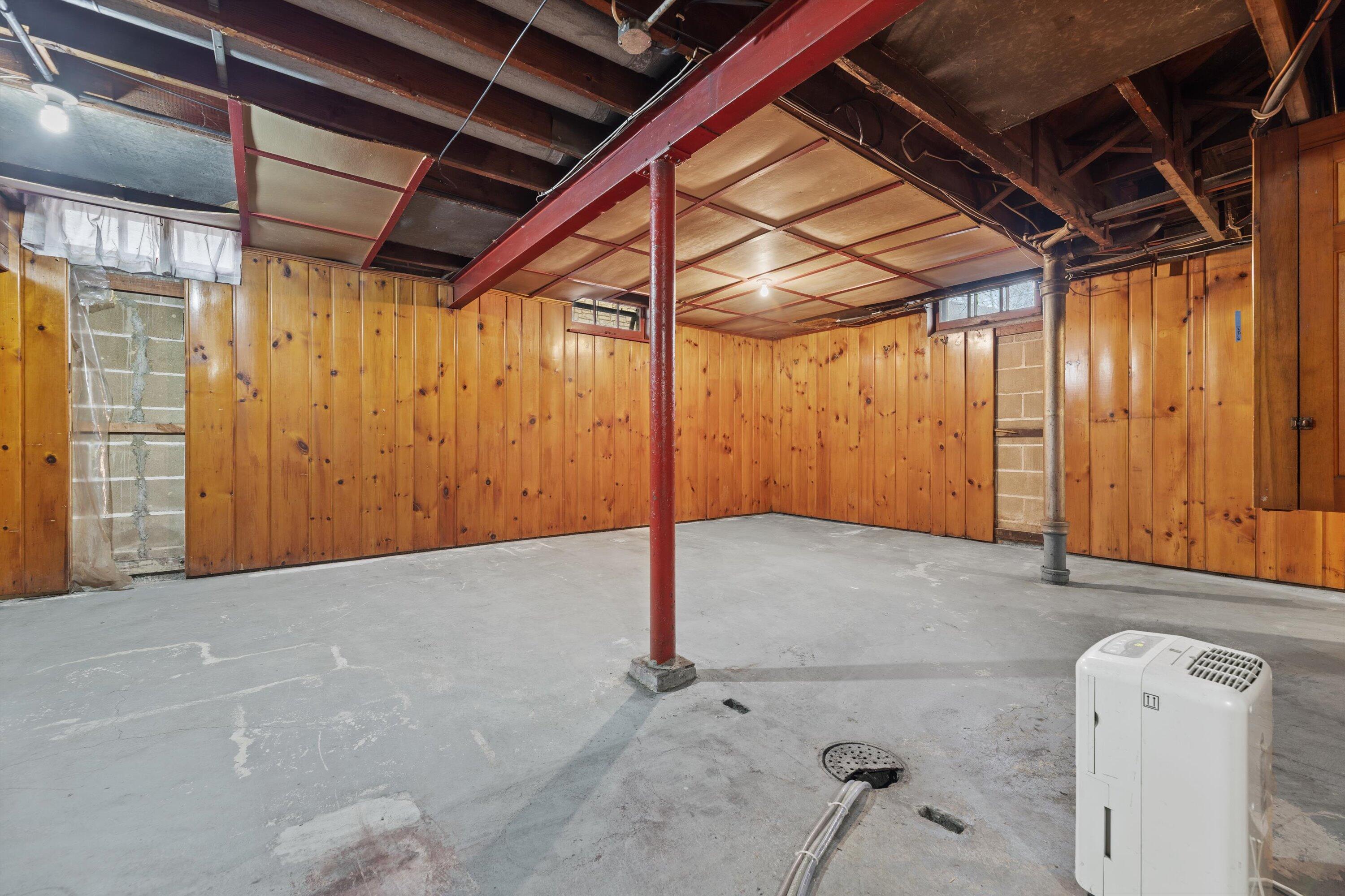 2408 N 73rd St