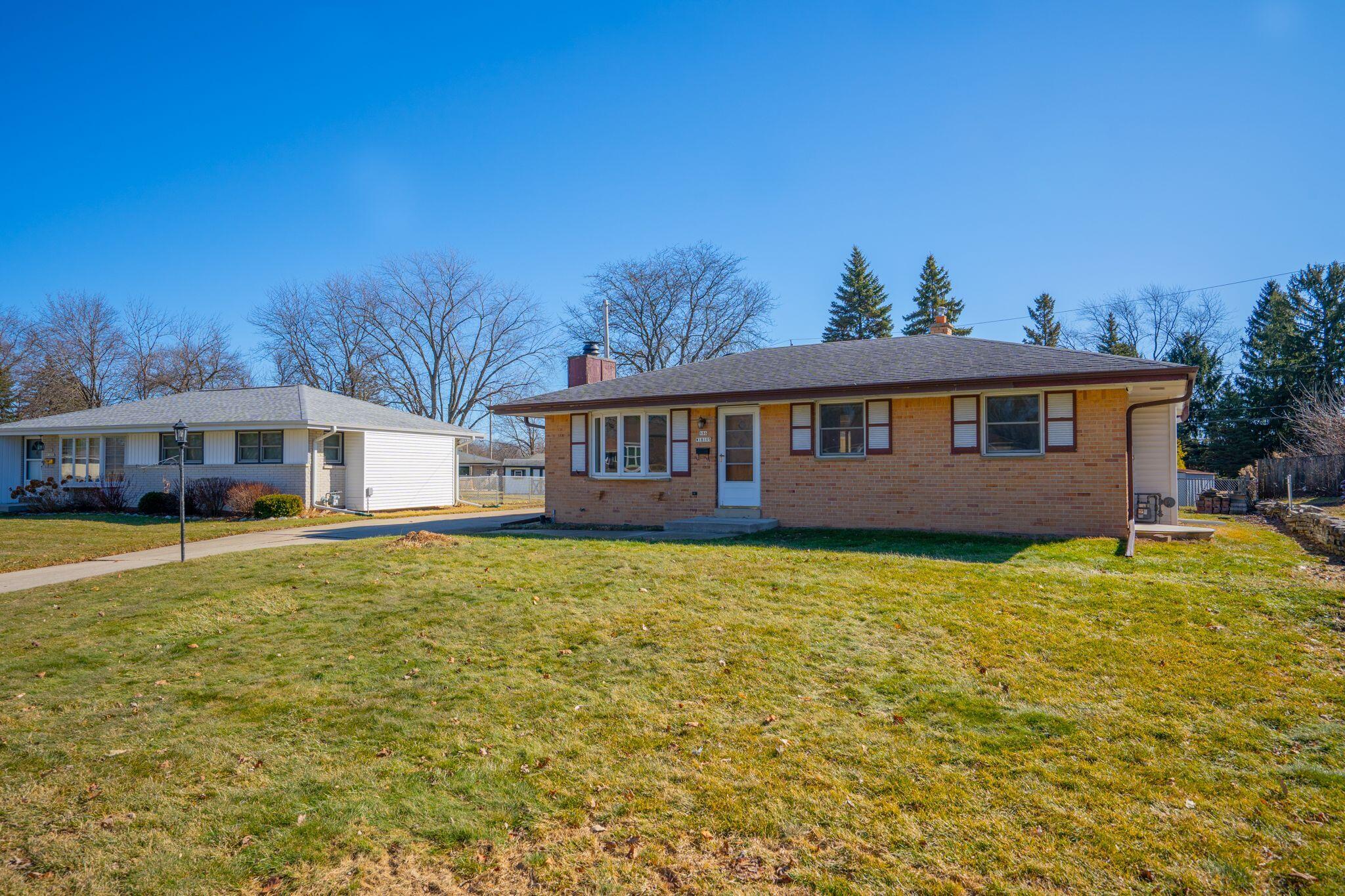 N86W18105 Summit Dr