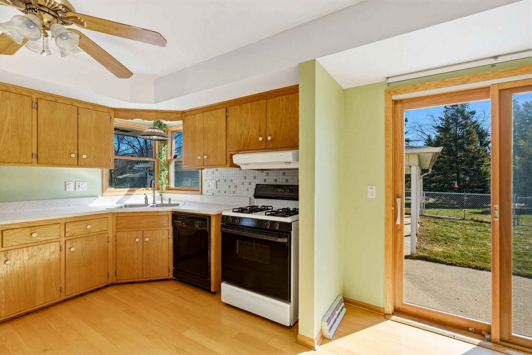 N86W18105 Summit Dr