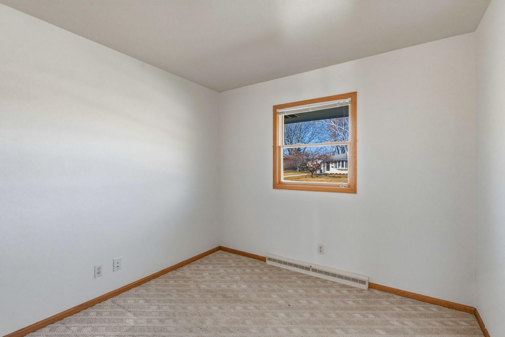 N86W18105 Summit Dr