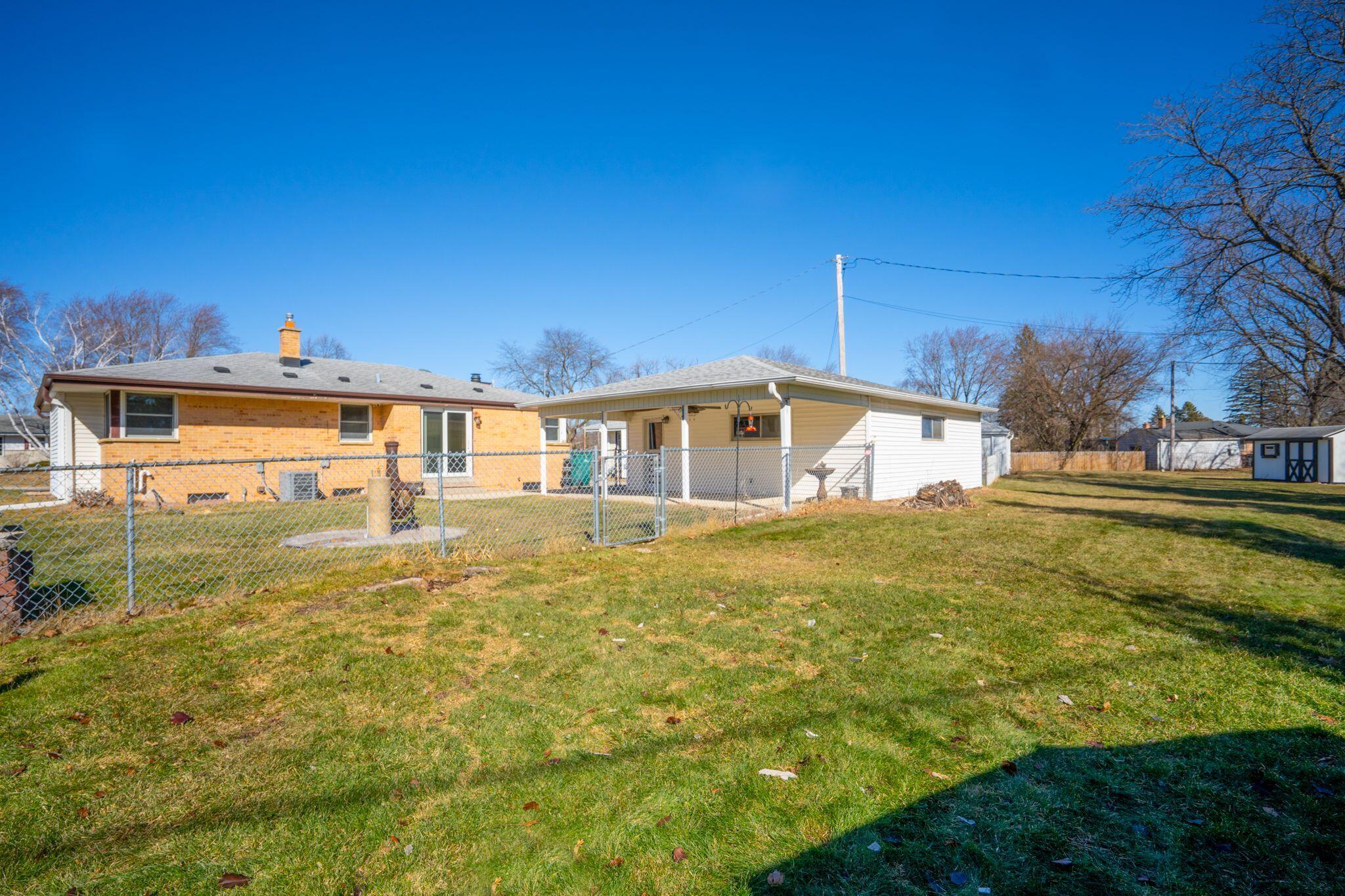 N86W18105 Summit Dr