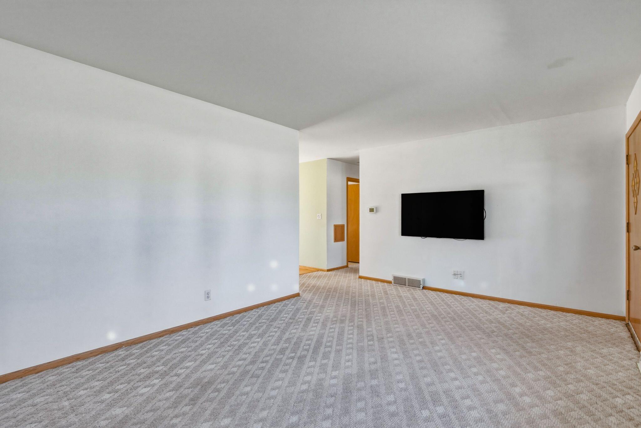 N86W18105 Summit Dr