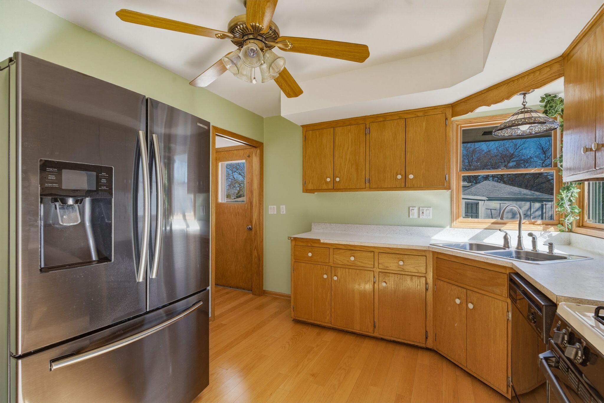 N86W18105 Summit Dr