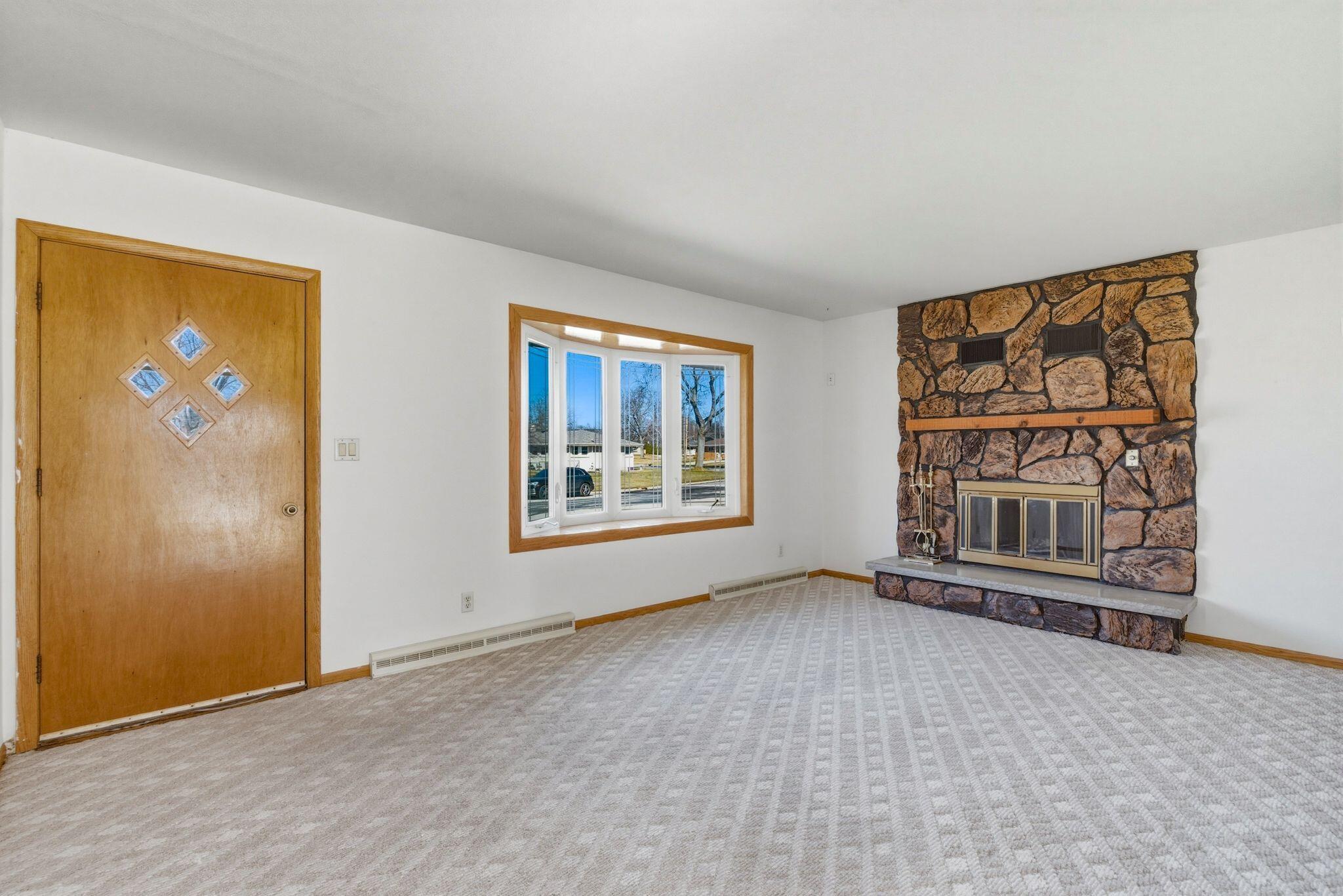 N86W18105 Summit Dr