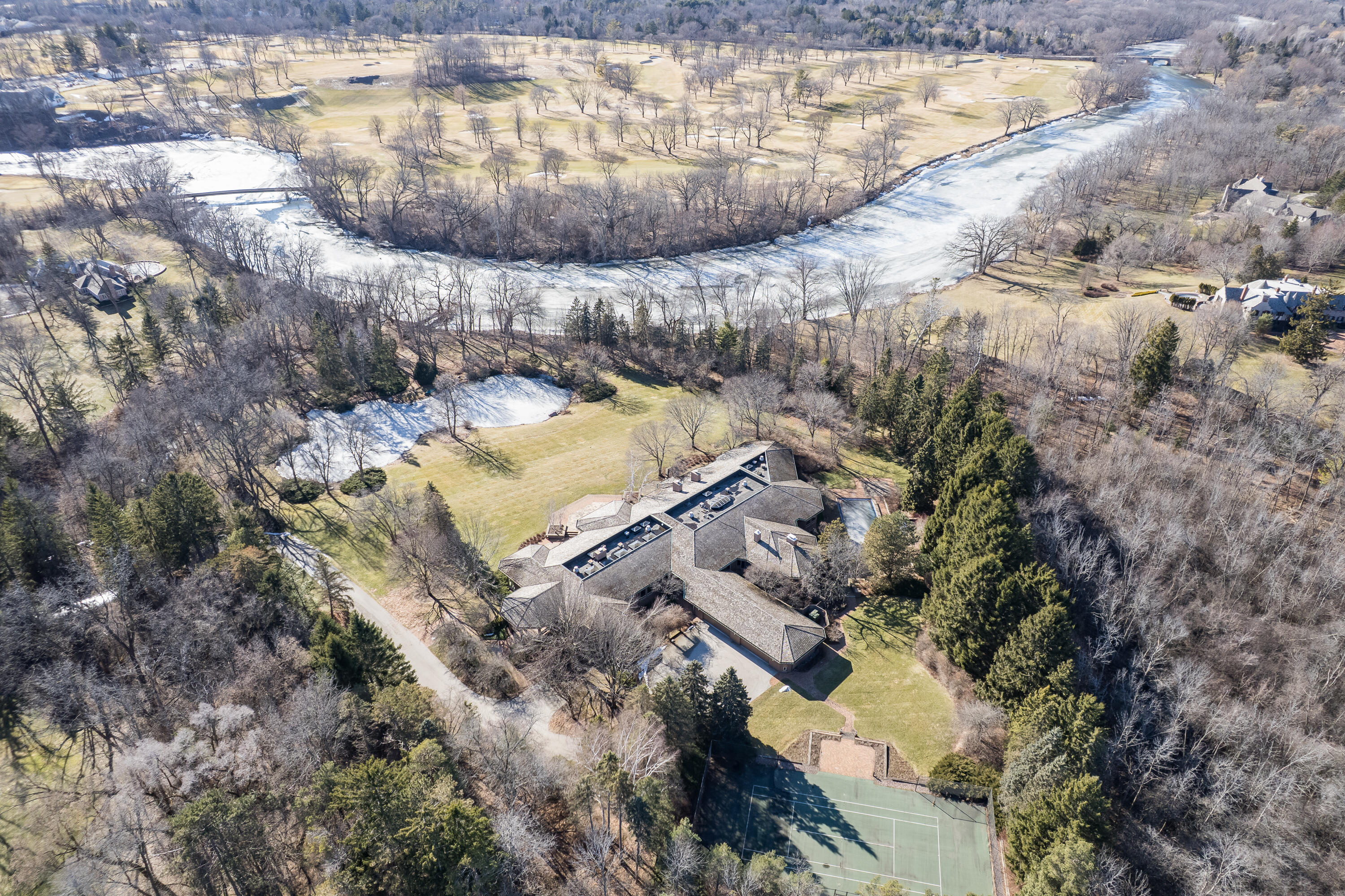 8263 N River Rd, River Hills