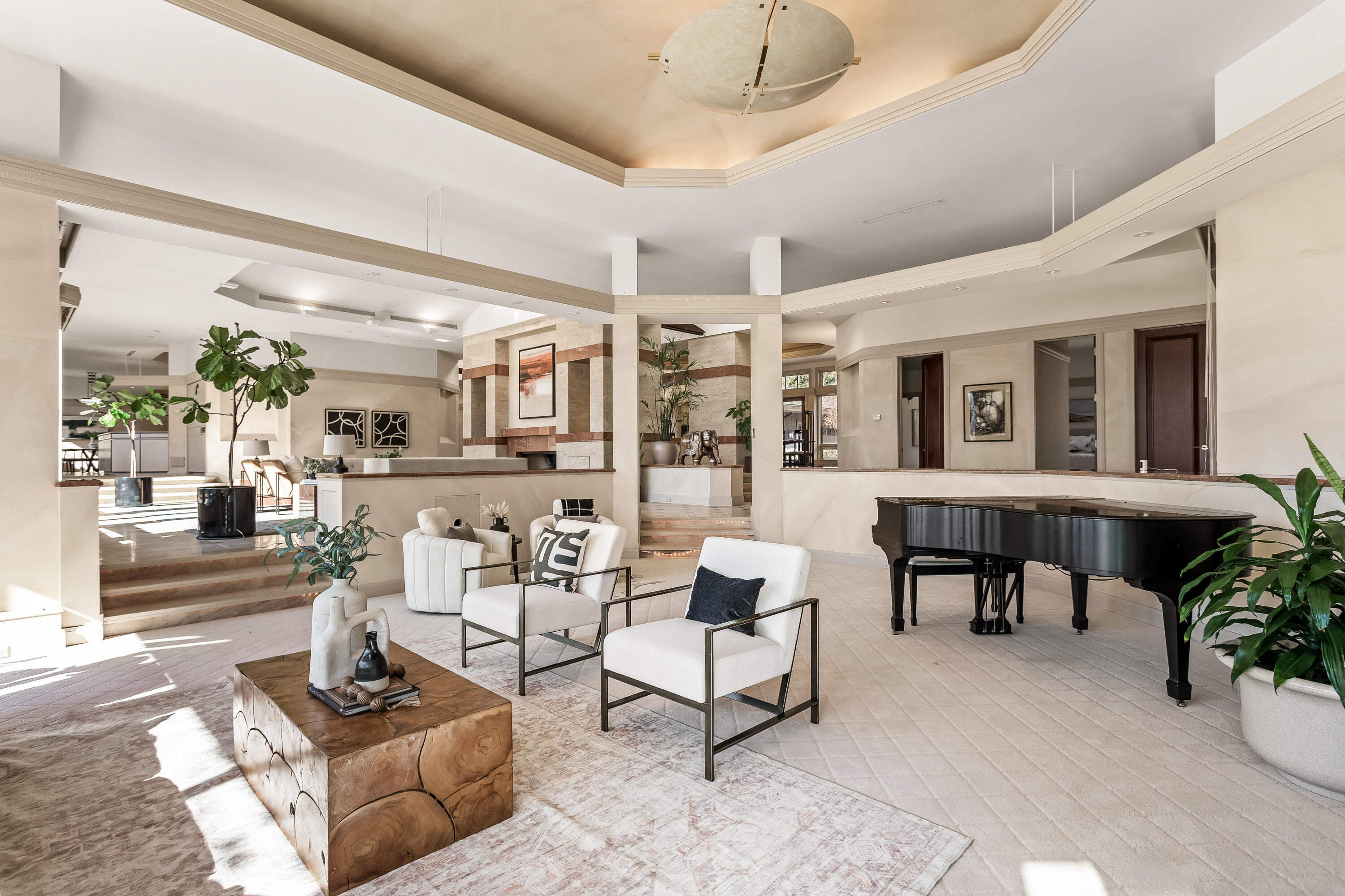 8263 N River Rd, River Hills