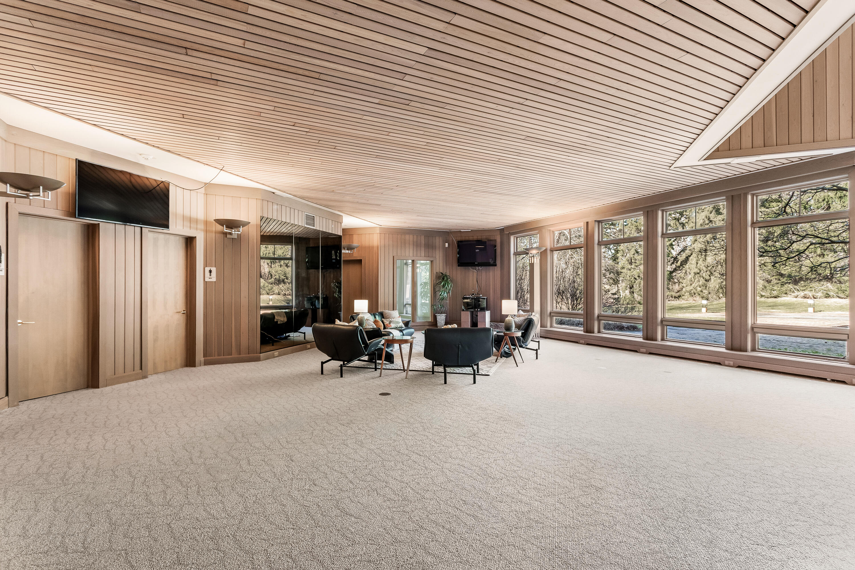 8263 N River Rd, River Hills