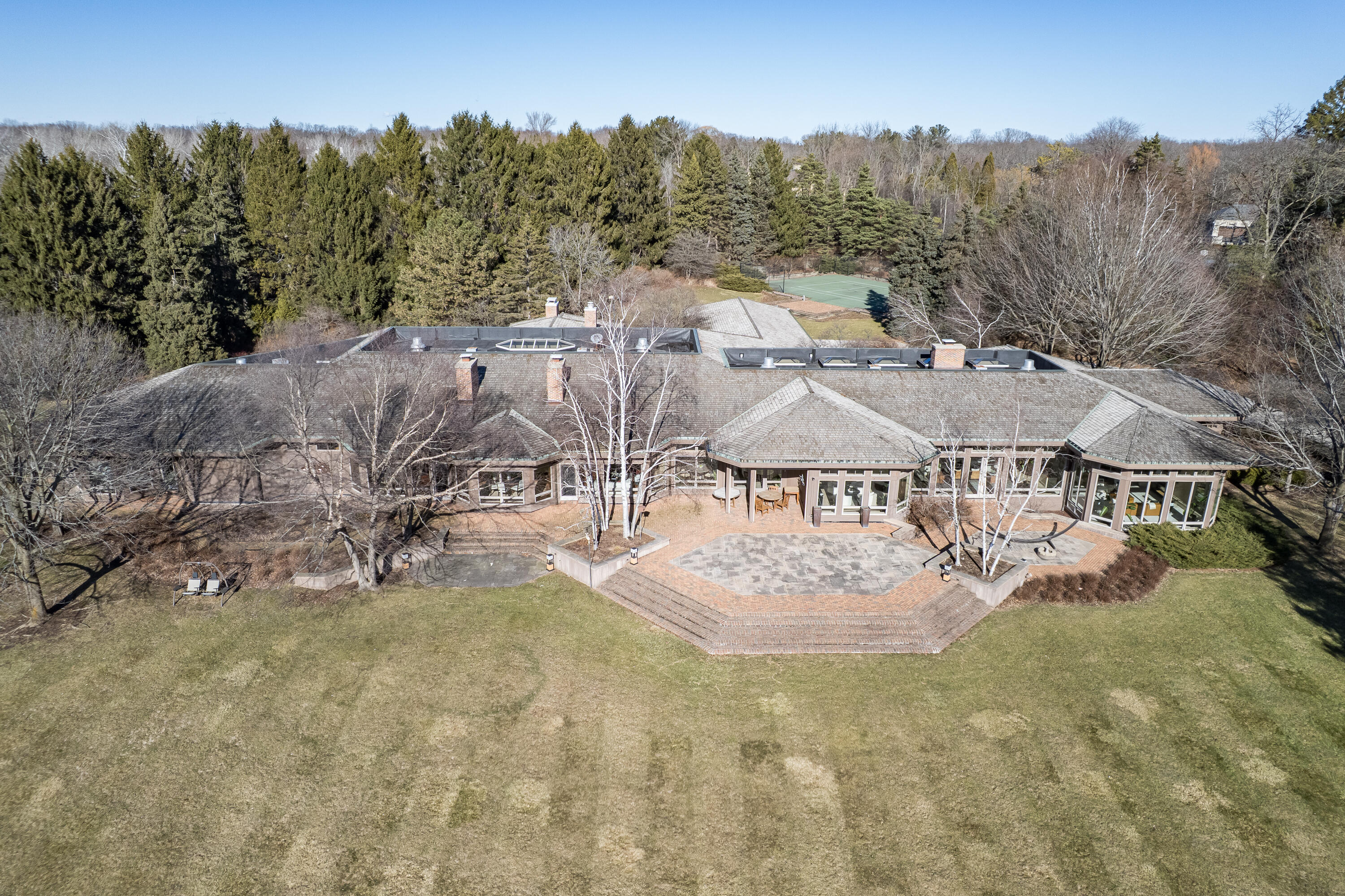 8263 N River Rd, River Hills