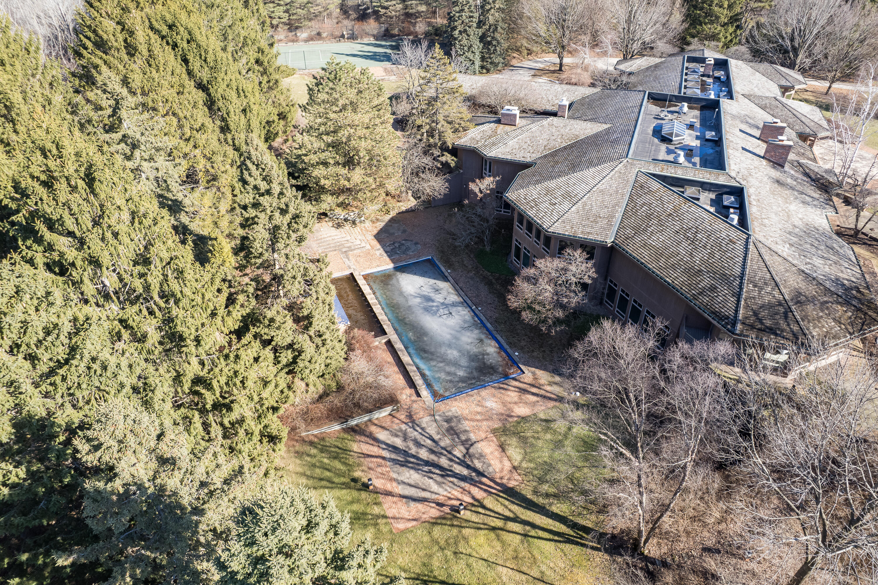 8263 N River Rd, River Hills