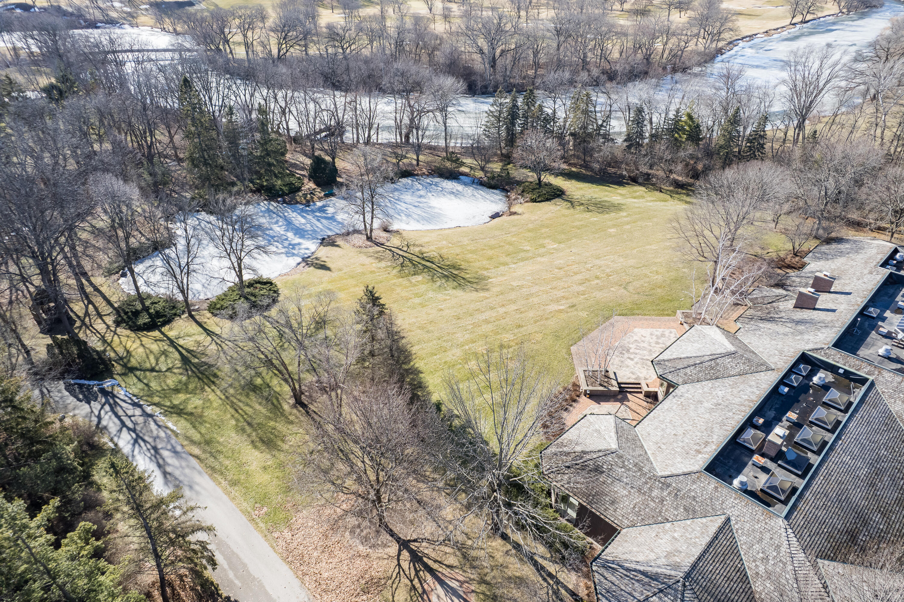 8263 N River Rd, River Hills