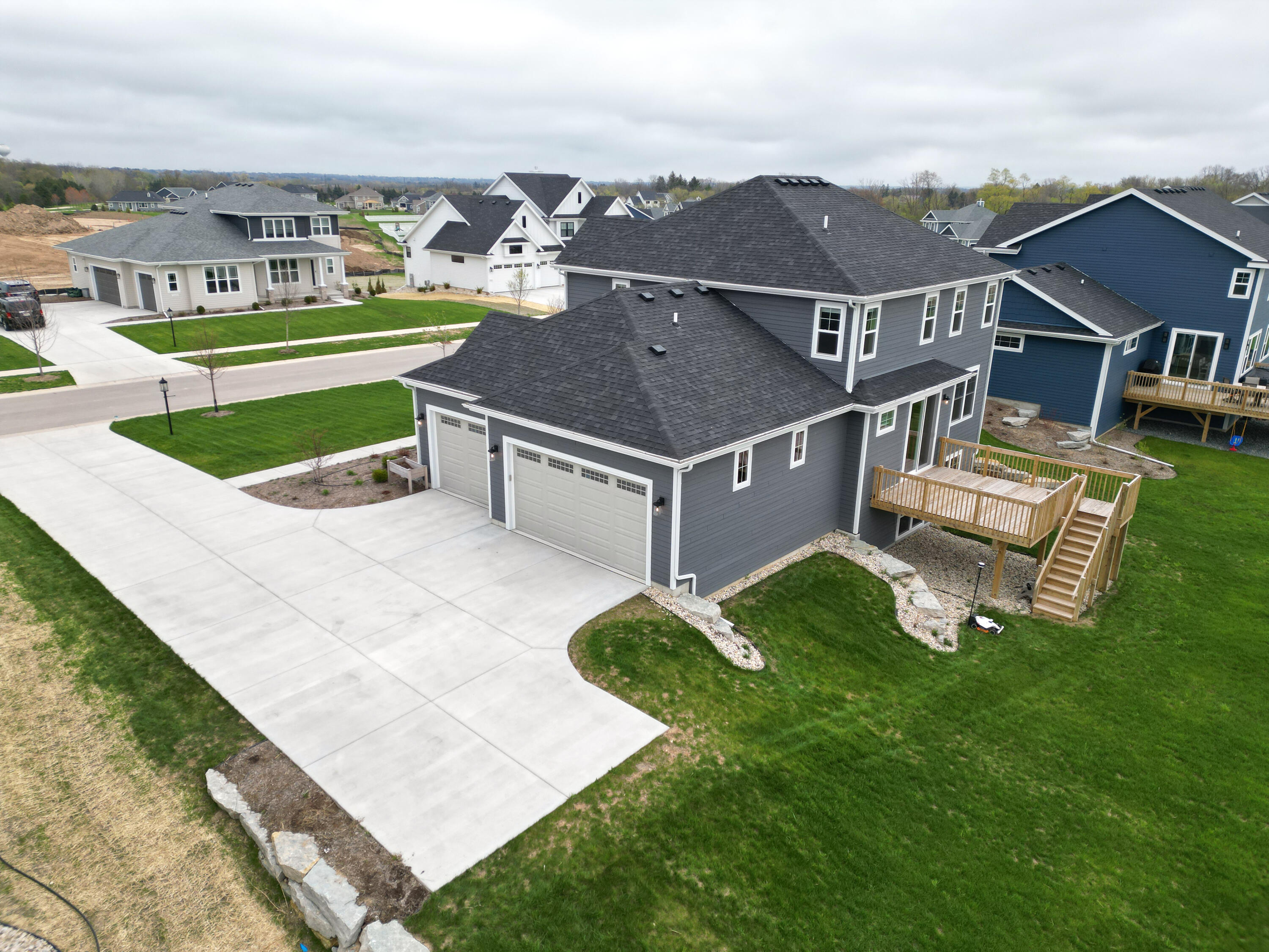 10601 N Tree Sparrow Dr, Mequon