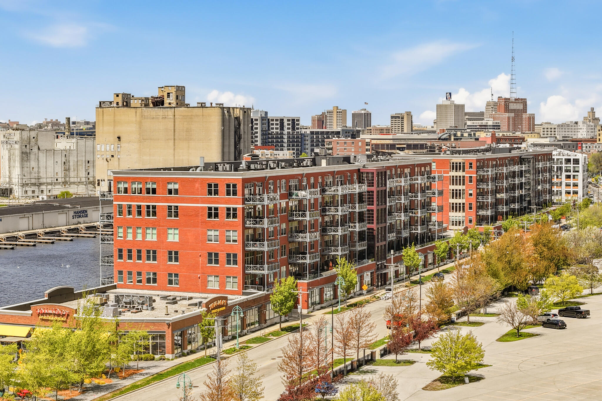 601 E Erie St Unit: 212