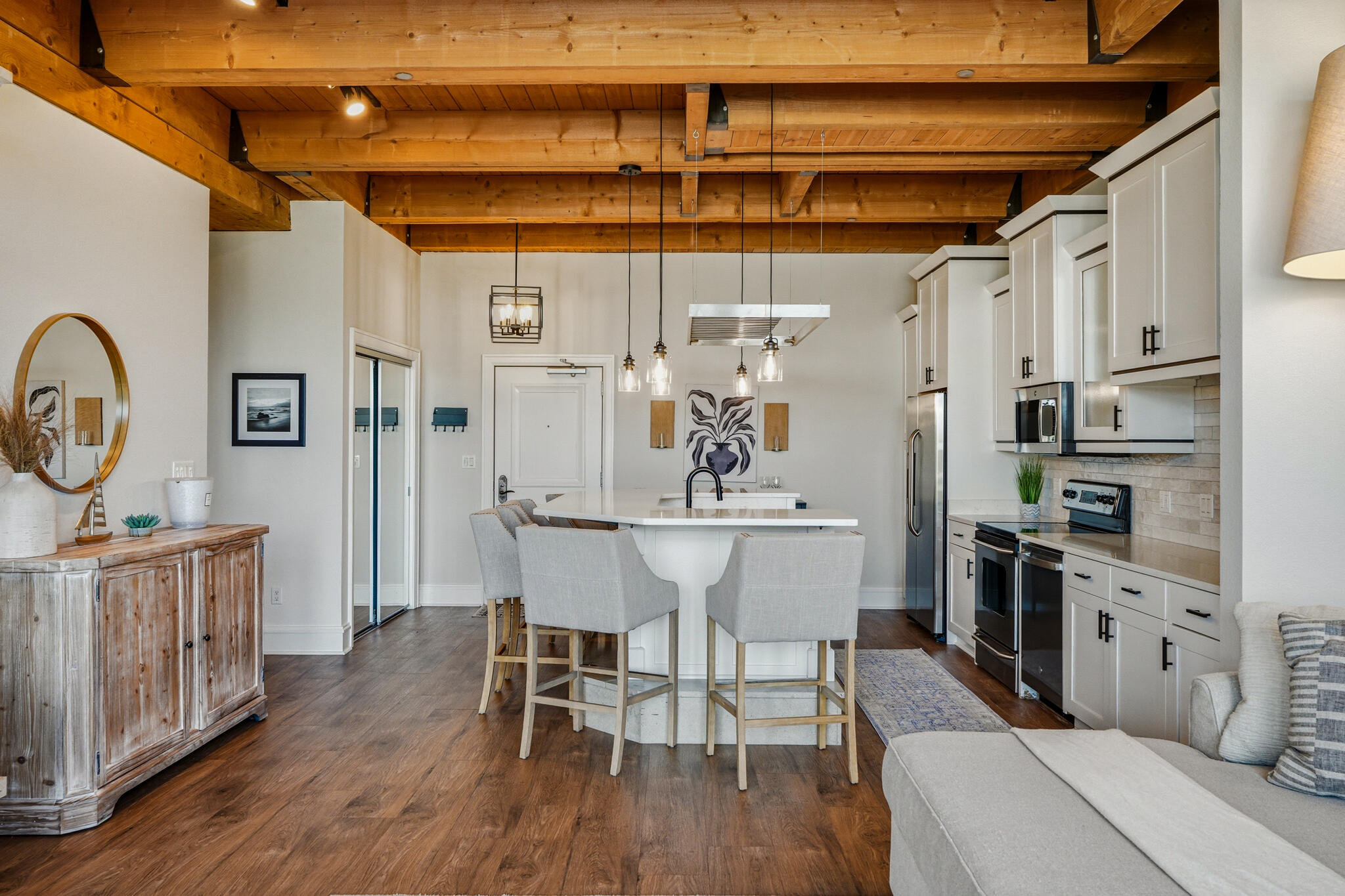 601 E Erie St Unit: 212