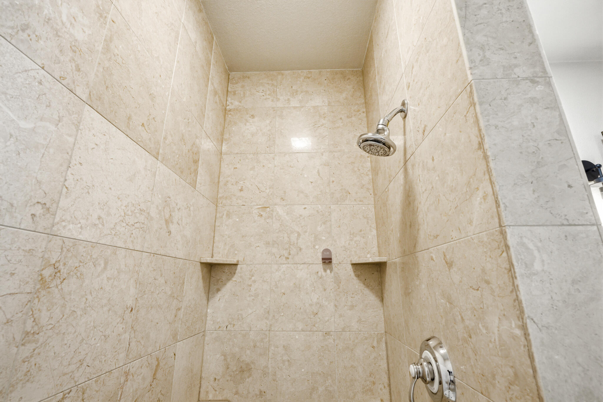 601 E Erie St Unit: 212