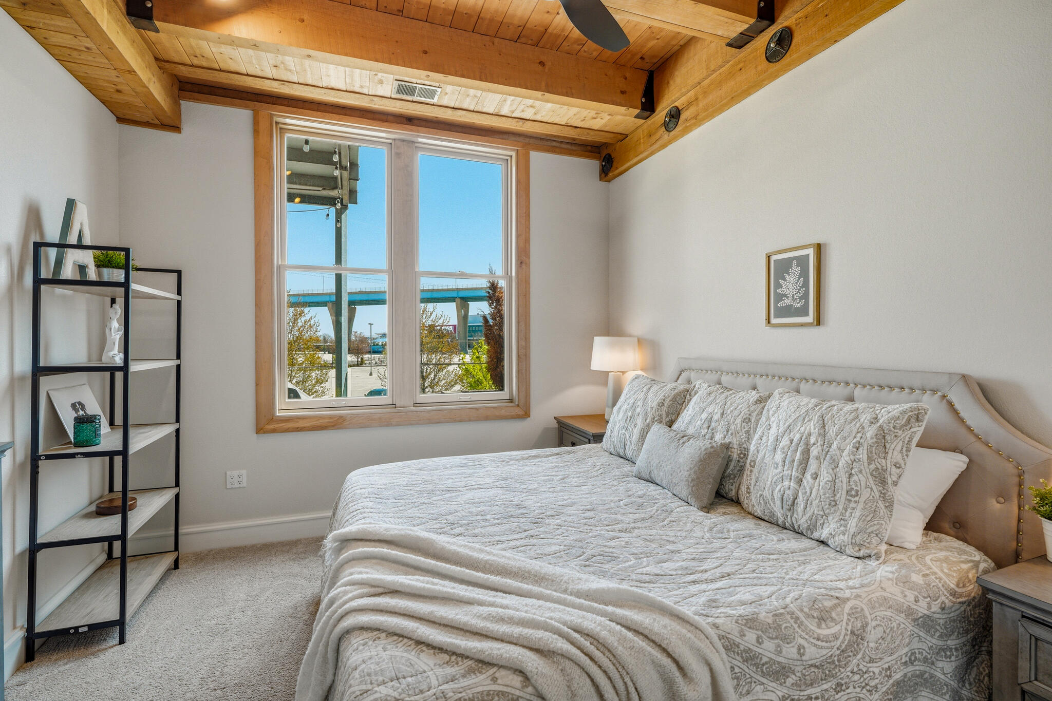 601 E Erie St Unit: 212