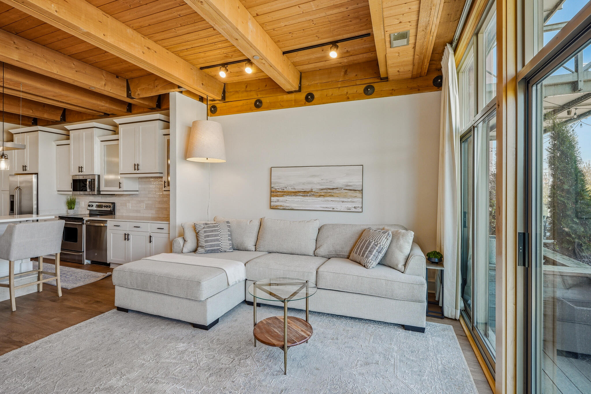 601 E Erie St Unit: 212