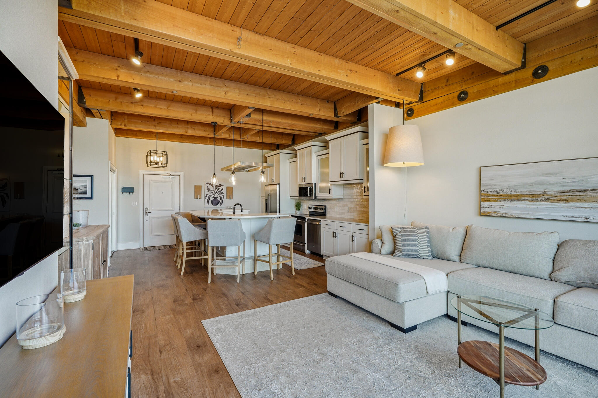 601 E Erie St Unit: 212