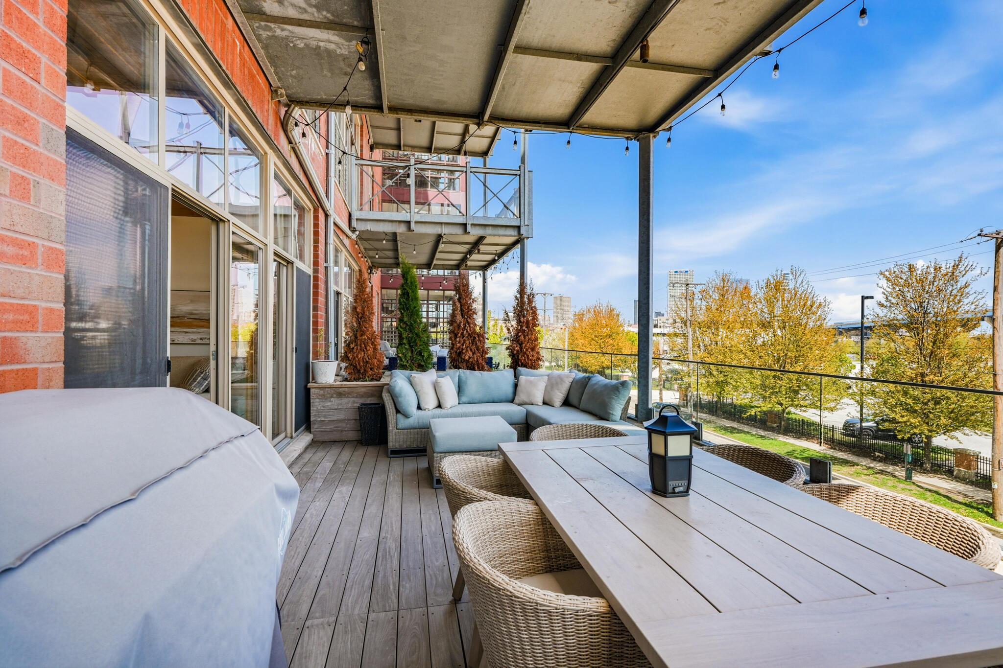 601 E Erie St Unit: 212