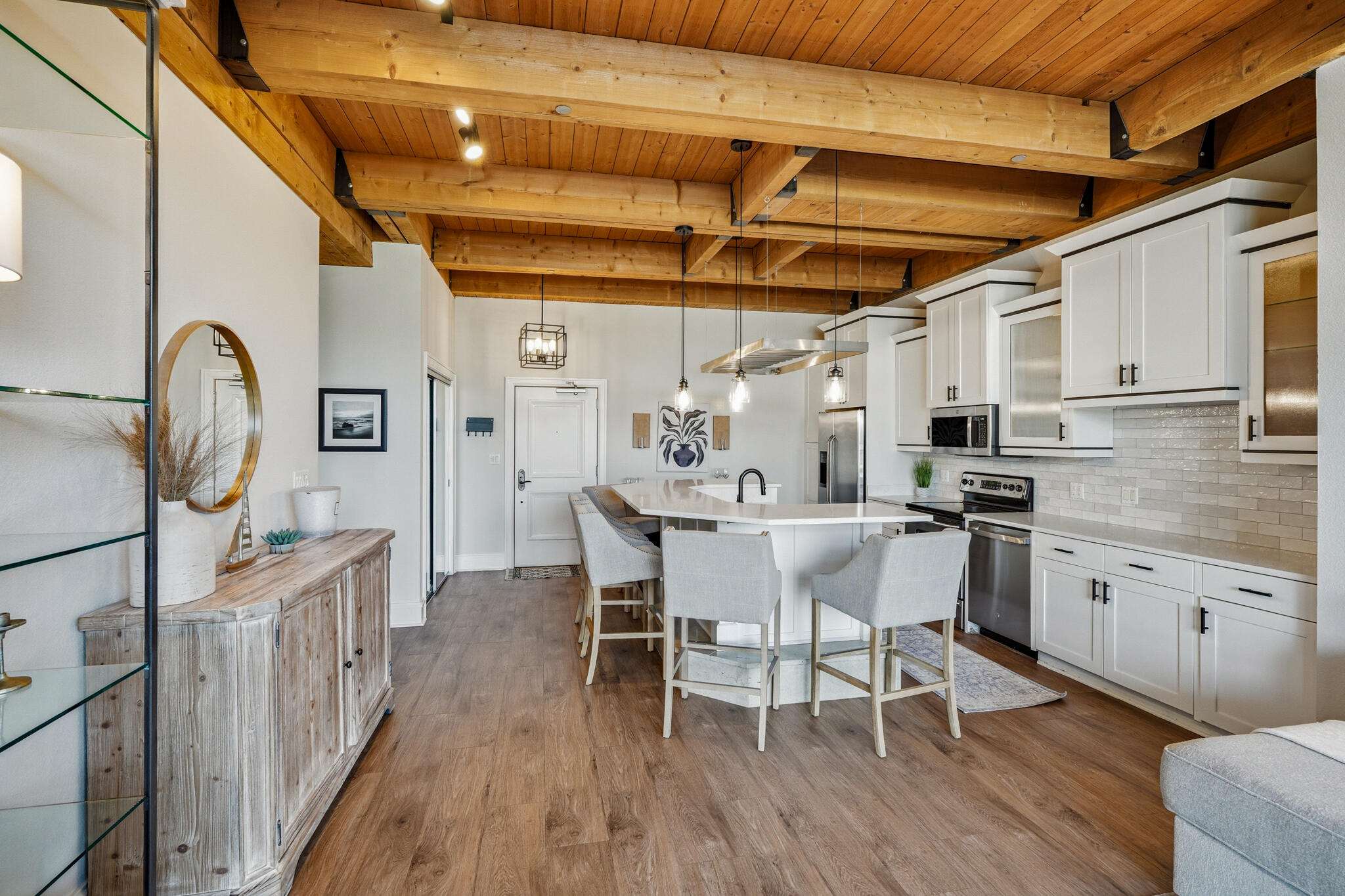 601 E Erie St Unit: 212