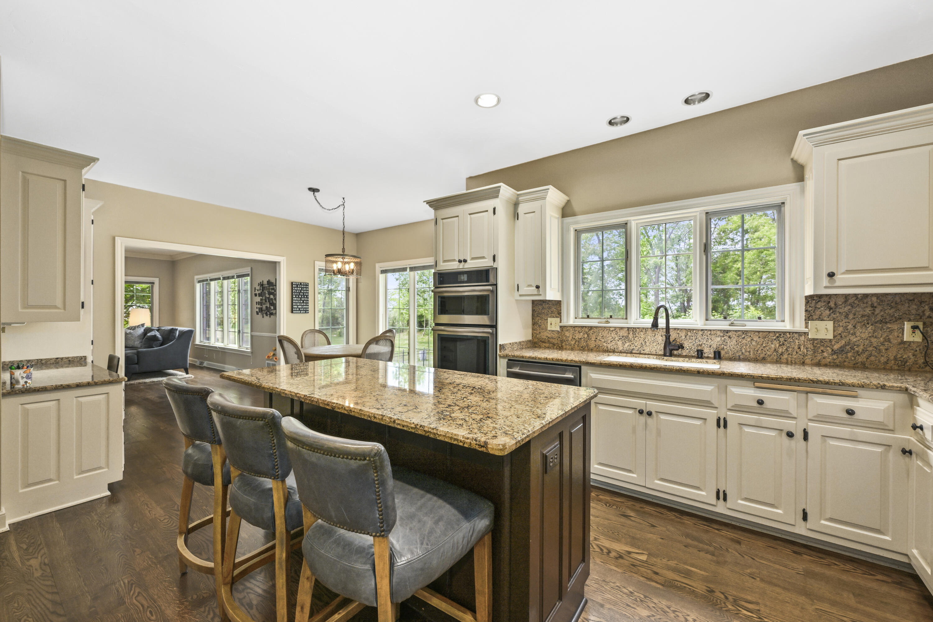 4665 Hastings Dr