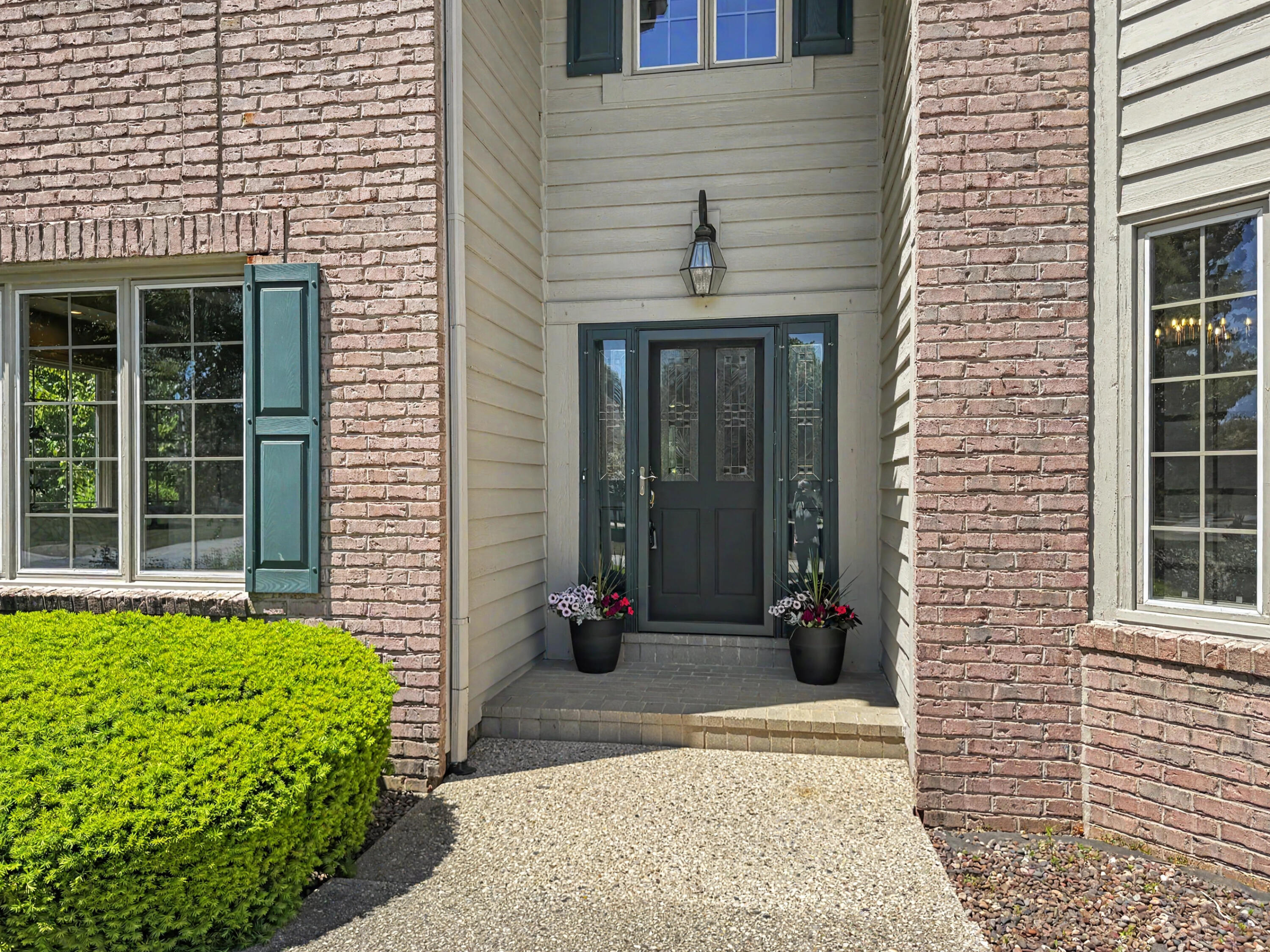4665 Hastings Dr