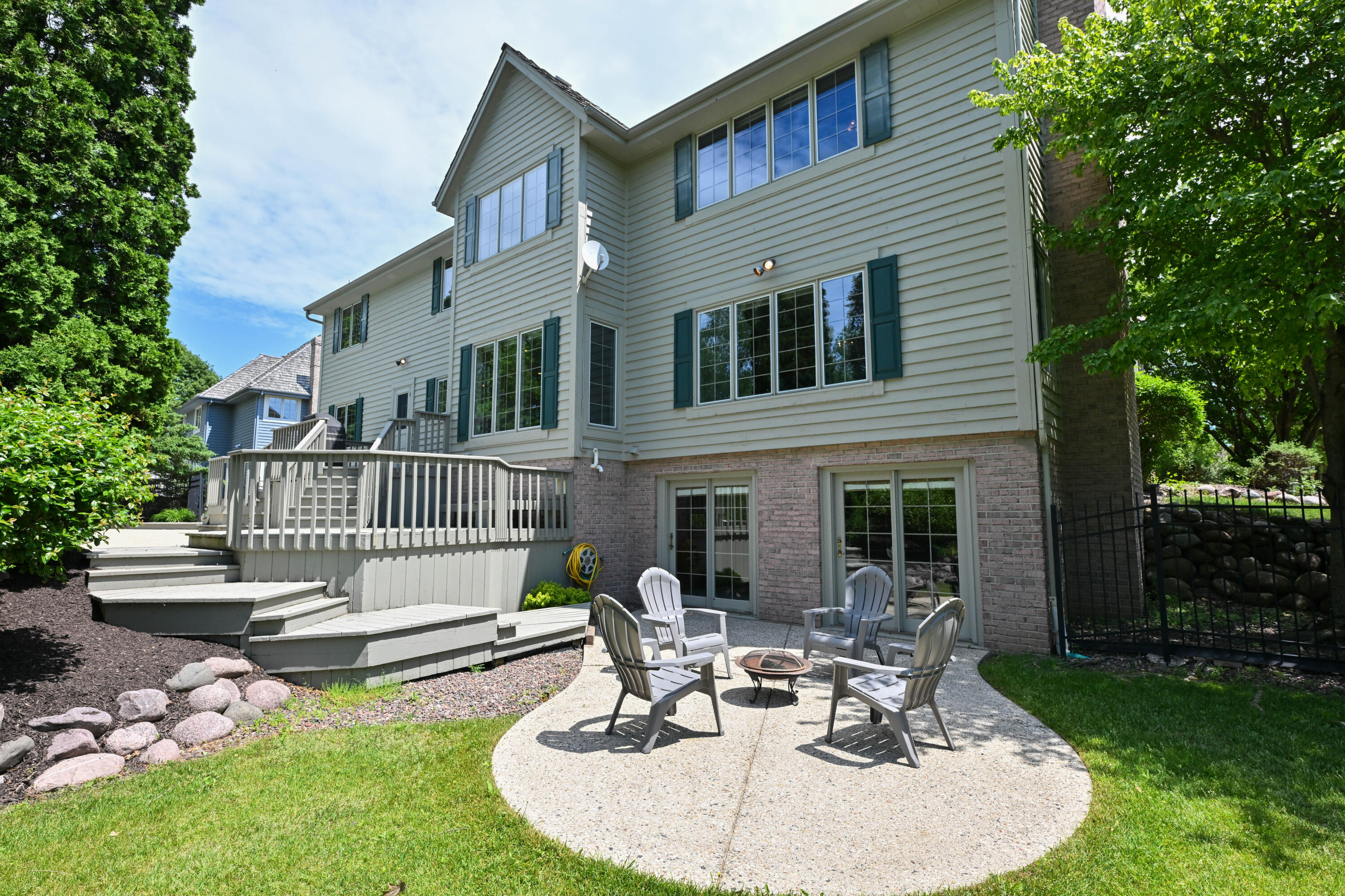 4665 Hastings Dr