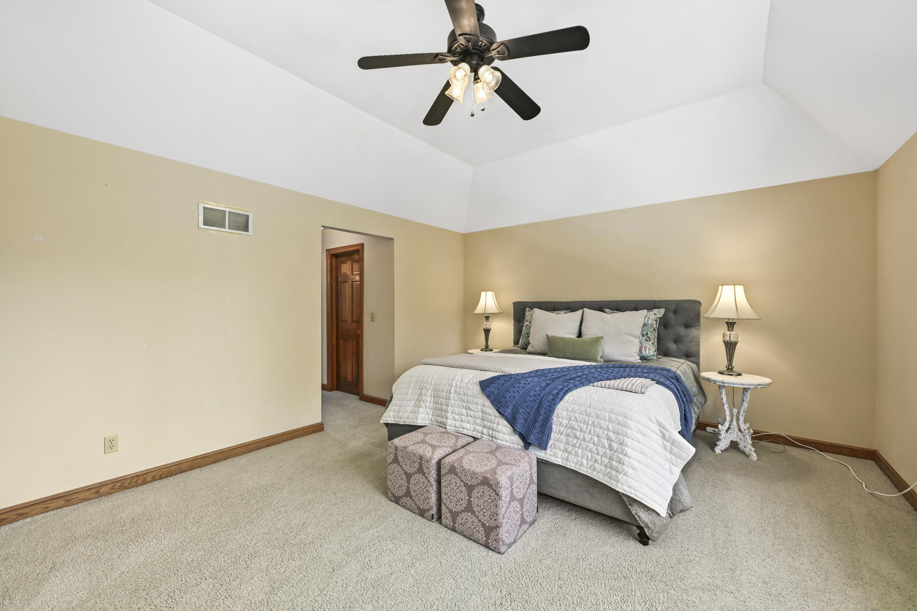 4665 Hastings Dr