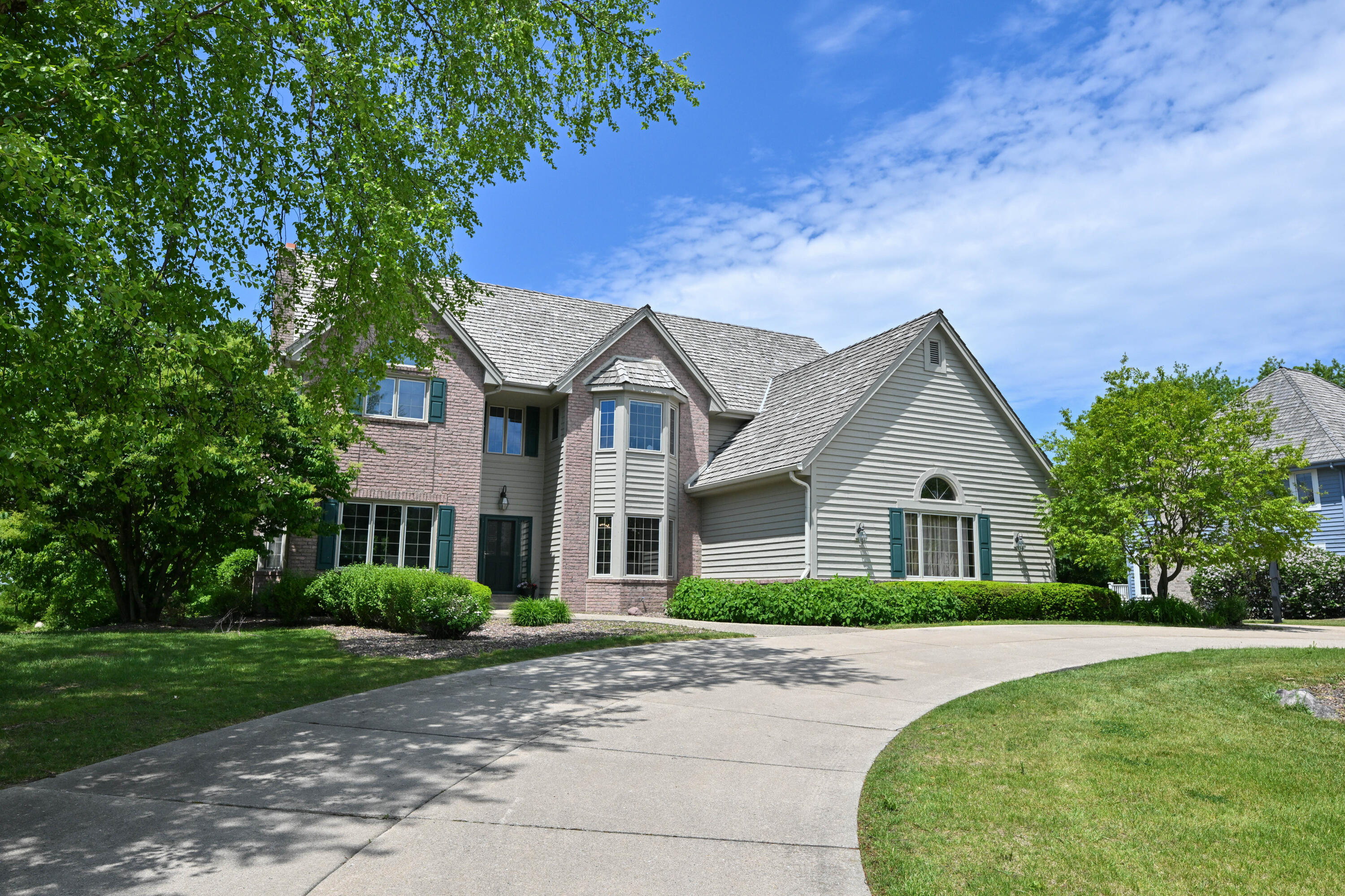 4665 Hastings Dr