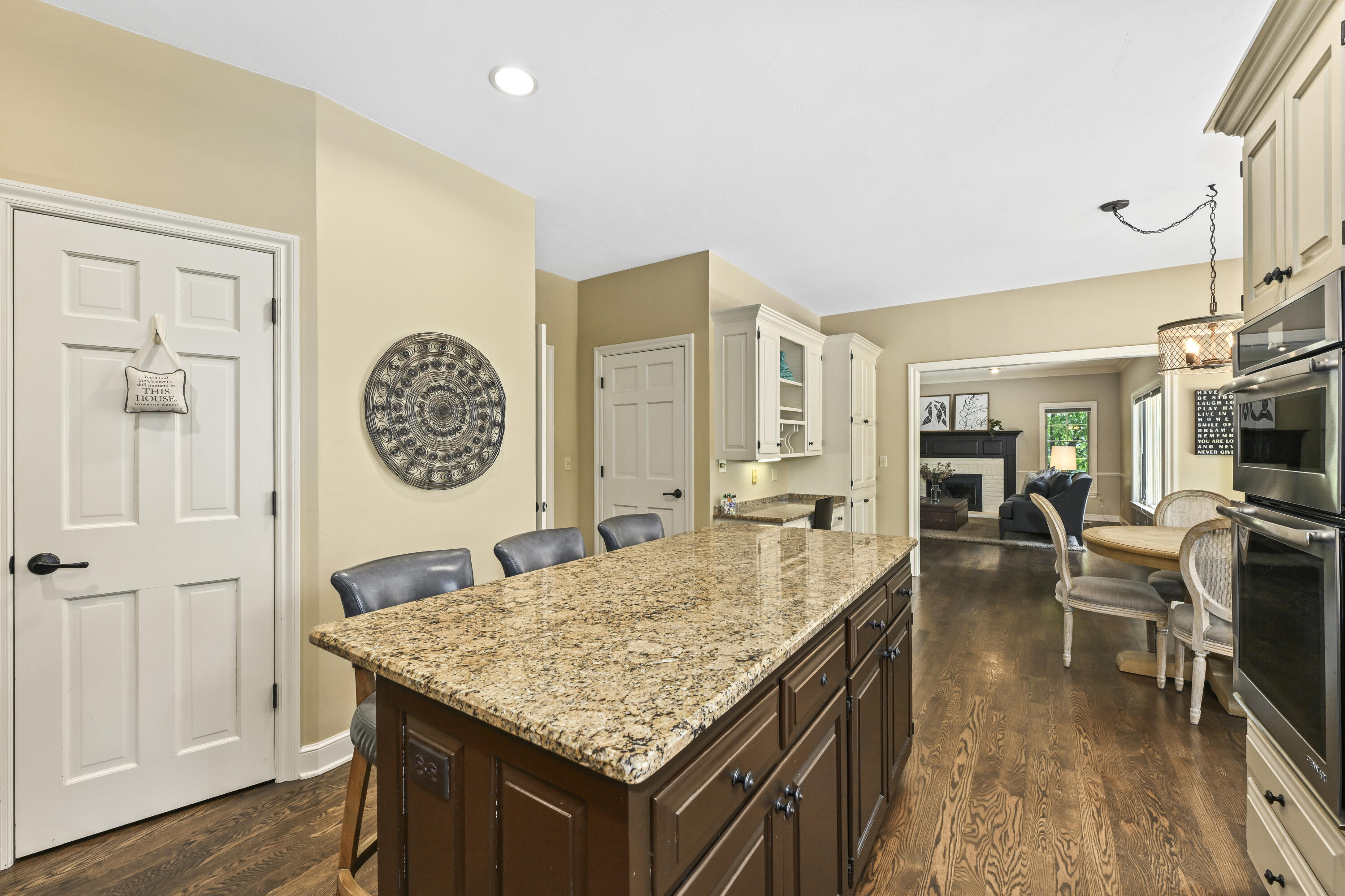 4665 Hastings Dr