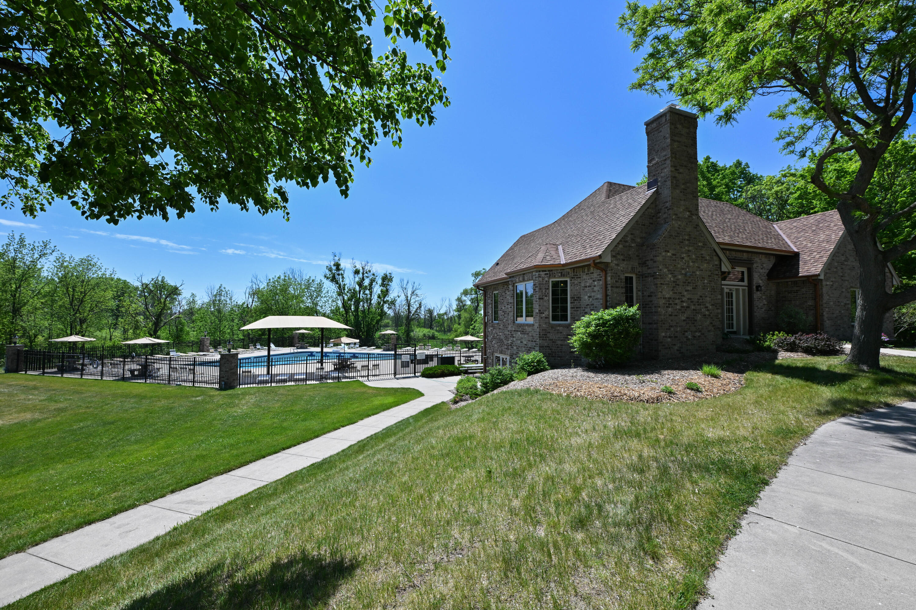 4665 Hastings Dr